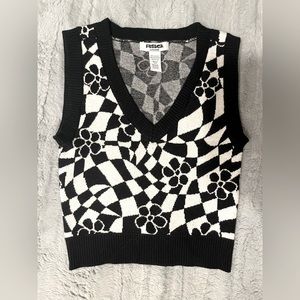 Tilly’s (RSQ) NWOT never worn.    Punk Swirl Womens Vest crop top